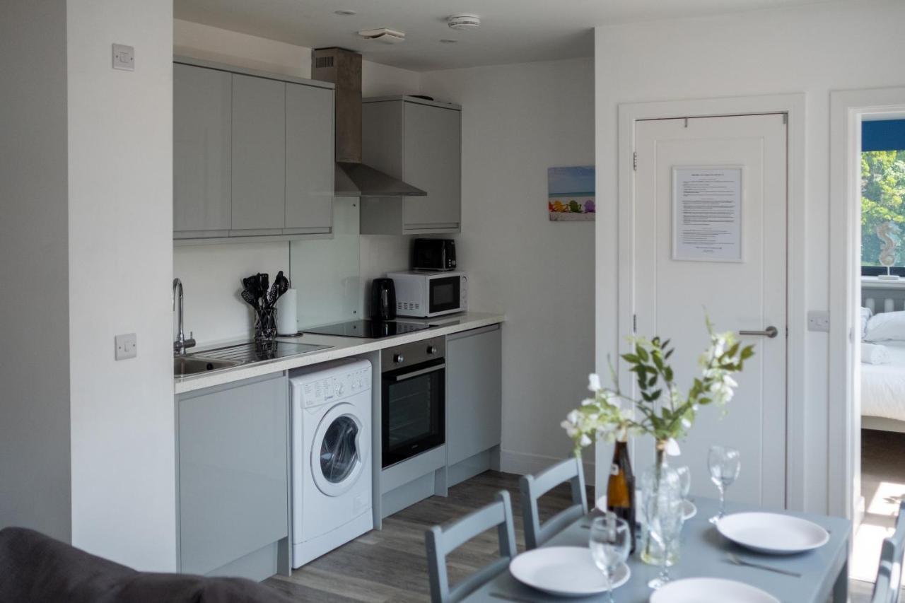 Modern One Bedroom Apartment In Town Centre & 4 Min To The Beach Борнмут Экстерьер фото