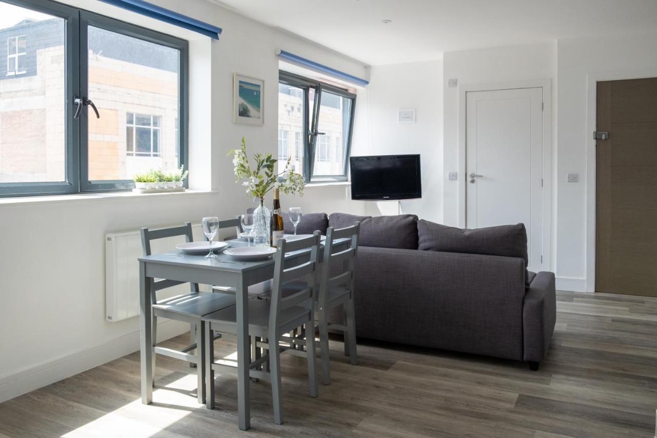 Modern One Bedroom Apartment In Town Centre & 4 Min To The Beach Борнмут Экстерьер фото