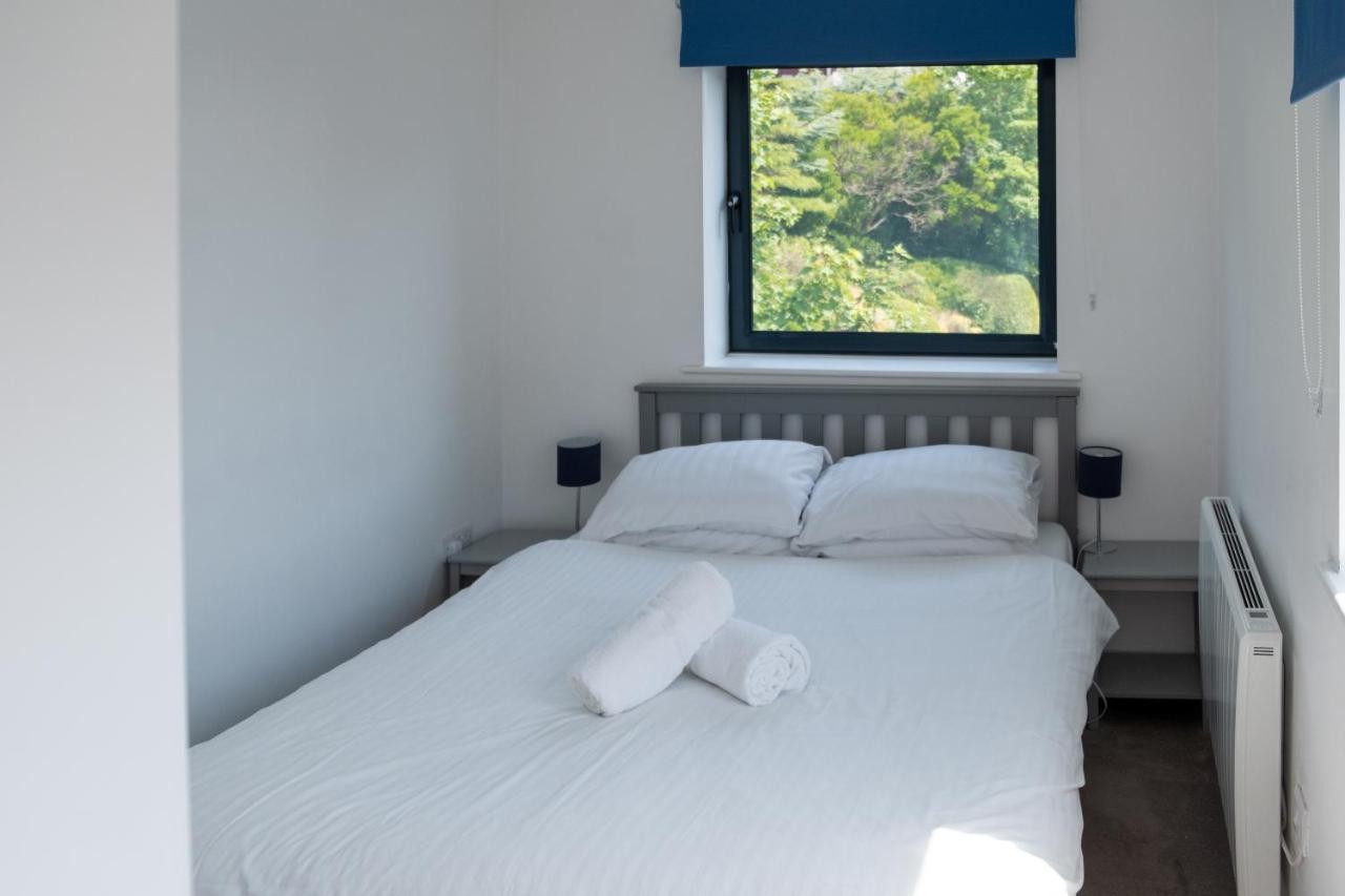 Modern One Bedroom Apartment In Town Centre & 4 Min To The Beach Борнмут Экстерьер фото